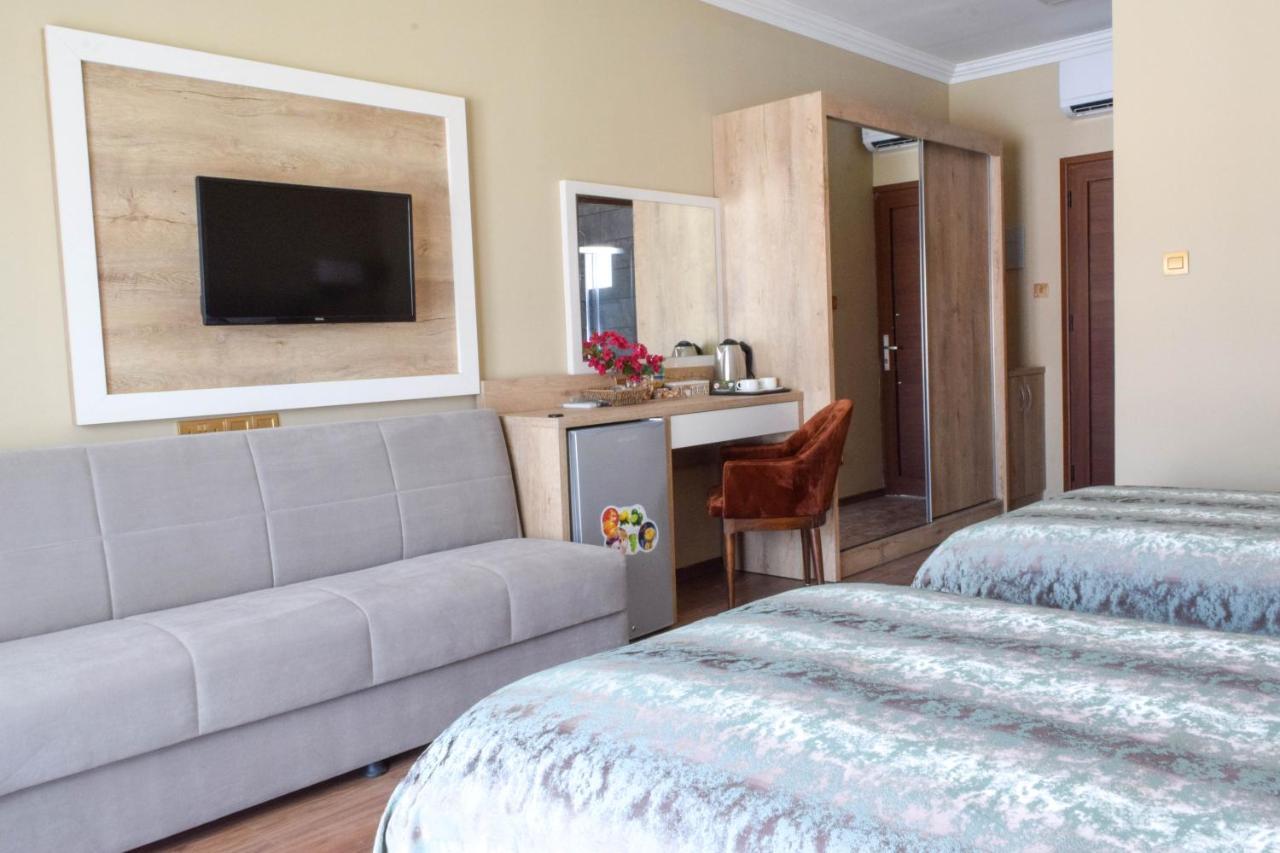 Golden Palms Guest House & Cafe Фамагуста Экстерьер фото
